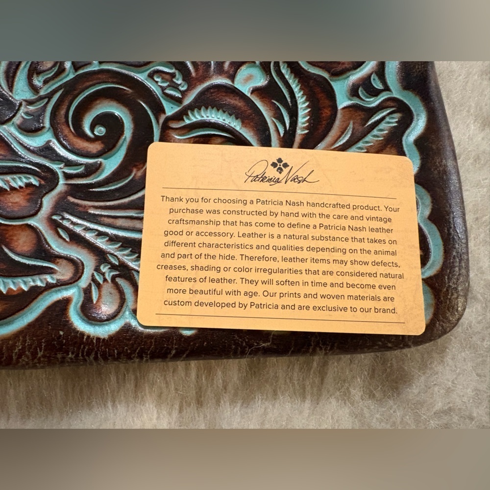 Patricia Nash Cassini Wristlet
Tooled Turquoise - Picture 4 of 8